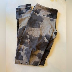 🦄 Lululemon Rare Cloud print WUP Size 6 EUC Worn once